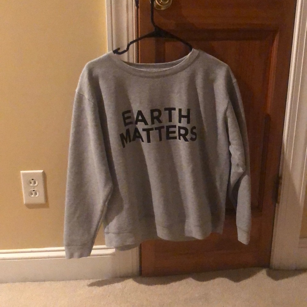 Grey sweatshirt